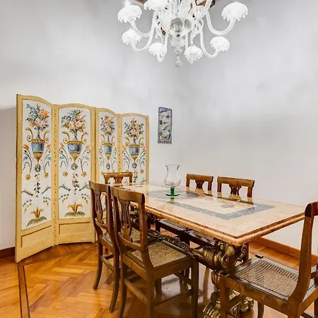 Historical Few Steps From Piazza Navona 아파트