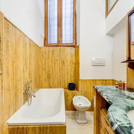 Historical Few Steps From Piazza Navona *